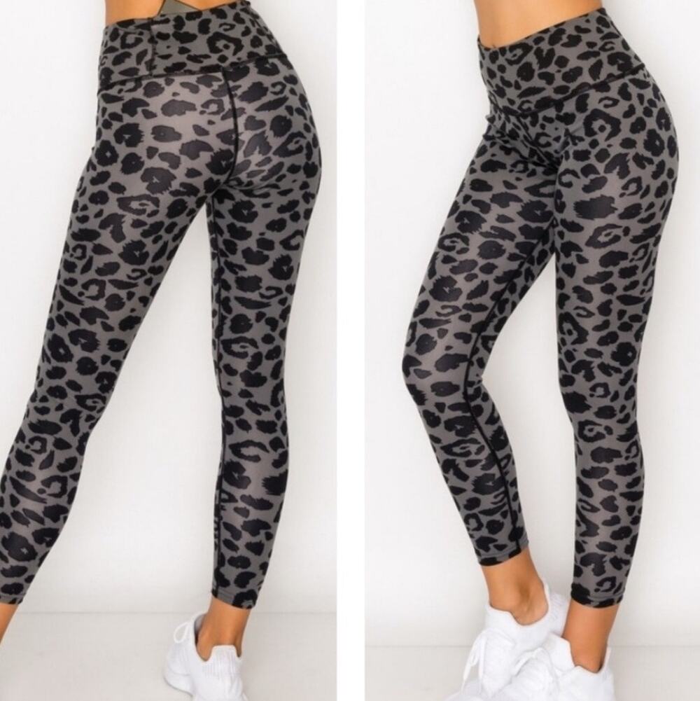 Kimberly Women's Leopard Print Activewear Leggings Gray Black Size Large
